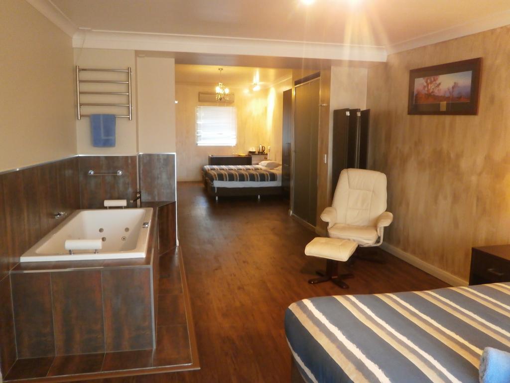 Siesta Villa จินดาไบน์ ภายนอก รูปภาพ
